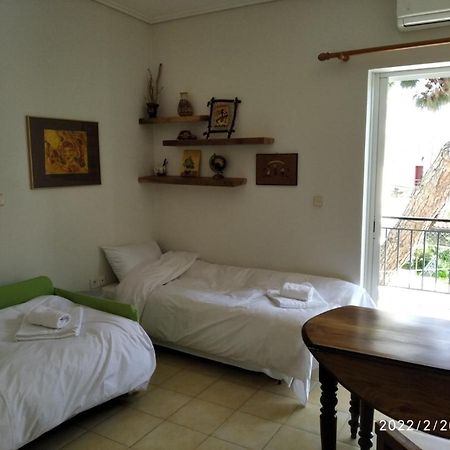 La Casita Apartment เอเธนส์ ภายนอก รูปภาพ