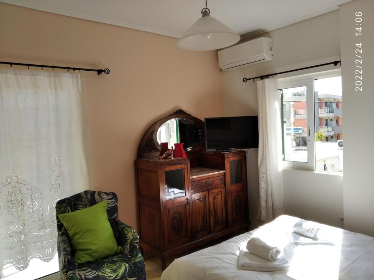 La Casita Apartment เอเธนส์ ภายนอก รูปภาพ